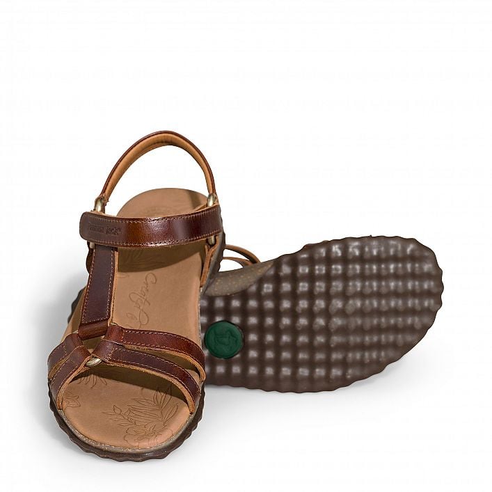 Caribel Clay Cuero Pull-Up, Flat woman's sandals with Velcro Closure.