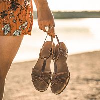 Dori Clay Cuero Pull-Up, Woman sandals in leather with leather lining
