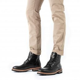 Emery Igloo Black Napa, Leather ankle boots with sheepskin lining