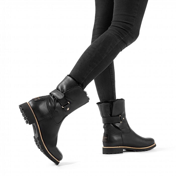 Felia Igloo Trav Black Napa, Flat women's Boot  WATERPROOF Black Napa Leather.