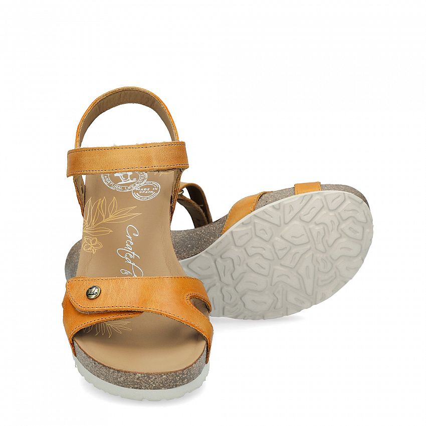 Julia Basics Vintage  Napa, Wedge sandals with Velcro Closure.