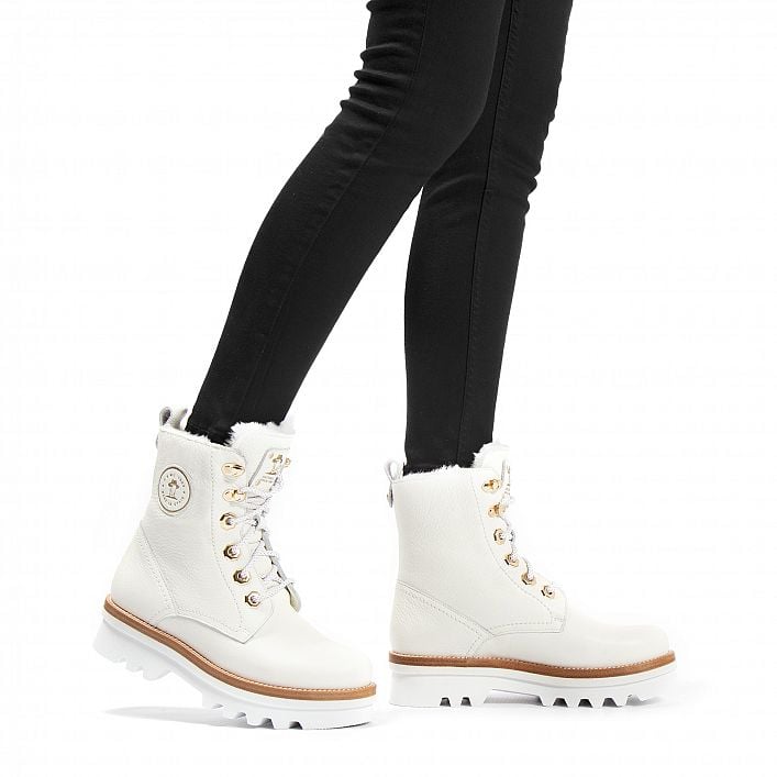 Mooly Igloo White Napa, Flat women's Boot with Lace-up Closure.