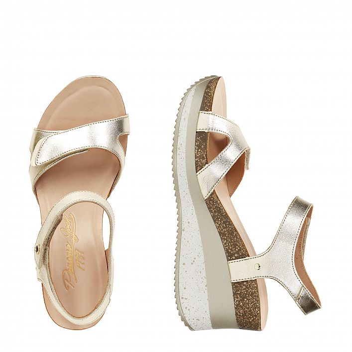 Nica Sport Gold Napa, Wedge sandals with Leather lining.