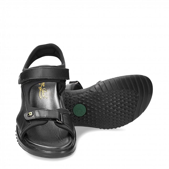 Nilo Blossom Black Napa, Flat woman's sandals  Black Napa Leather.
