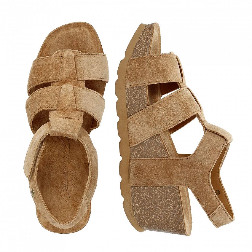Rania Cuero Velour, Wedge sandals with Leather lining.