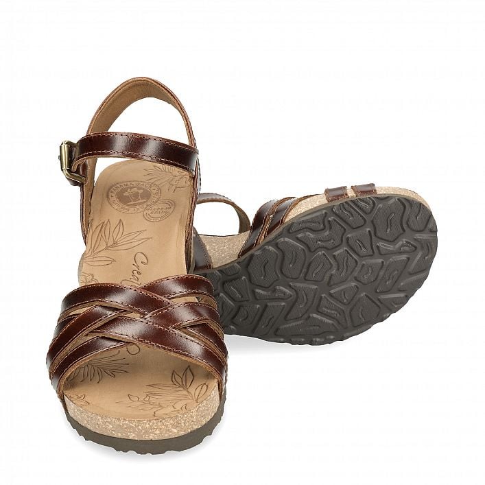 Vera Clay Cuero Pull-Up, Wedge sandals with Buckle Closure.