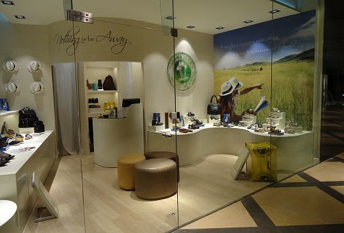 L'ILLA PANAMA JACK STORE